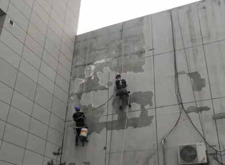 绵竹楼顶漏水维修公司分享下绵竹外墙防水的注意事项